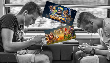 Zwei Jugendliche sitzen im Zug und spielen mit ihrem Handy. In der Bildmitte ist durch collage das Titelbild von "Clash Royale" und "Clash of clans" zu sehen.